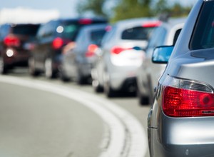 Dlaczego na niektórych autostradach i ekspresówkach ciągle tworzą się korki?