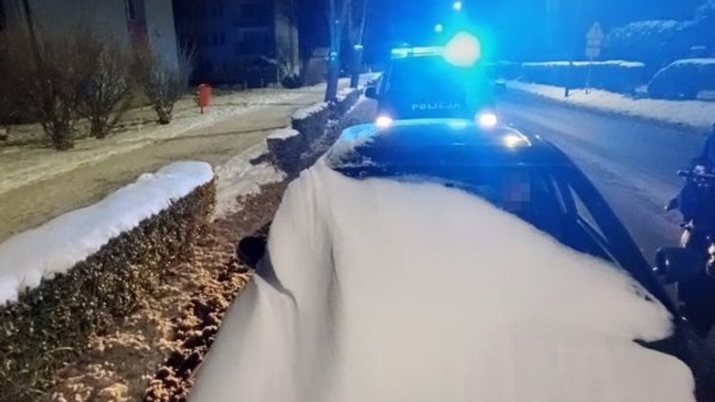 Jechał nieodśnieżonym autem. Dostał trzy tys. zł mandatu