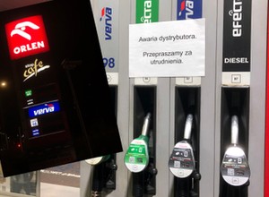 Pojechałem na Orlen w Warszawie i zobaczyłem czarny pylon