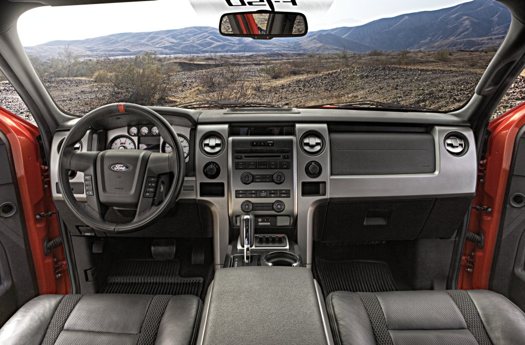 Ford F-150 SVT Raptor dla szybkiego farmera