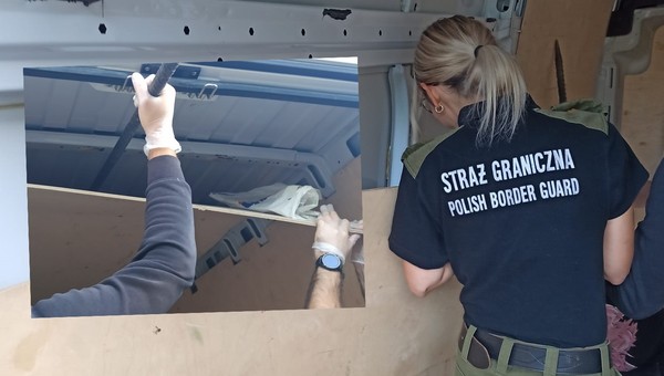 Straż Graniczna szuka kierowcy busa. Z premedytacją porzucił go przy granicy