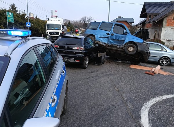 Gdy policjanci przybyli na miejsce, zobaczyli niezłą demolkę