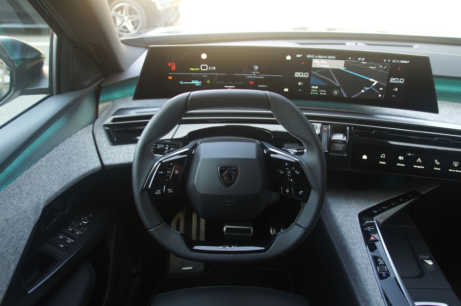 Peugeot E-5008 w pierwszym teście