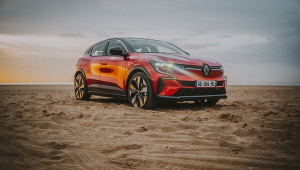 Jeździliśmy nowym Renault Megane E-Tech. Tak, jest elektryczne!
