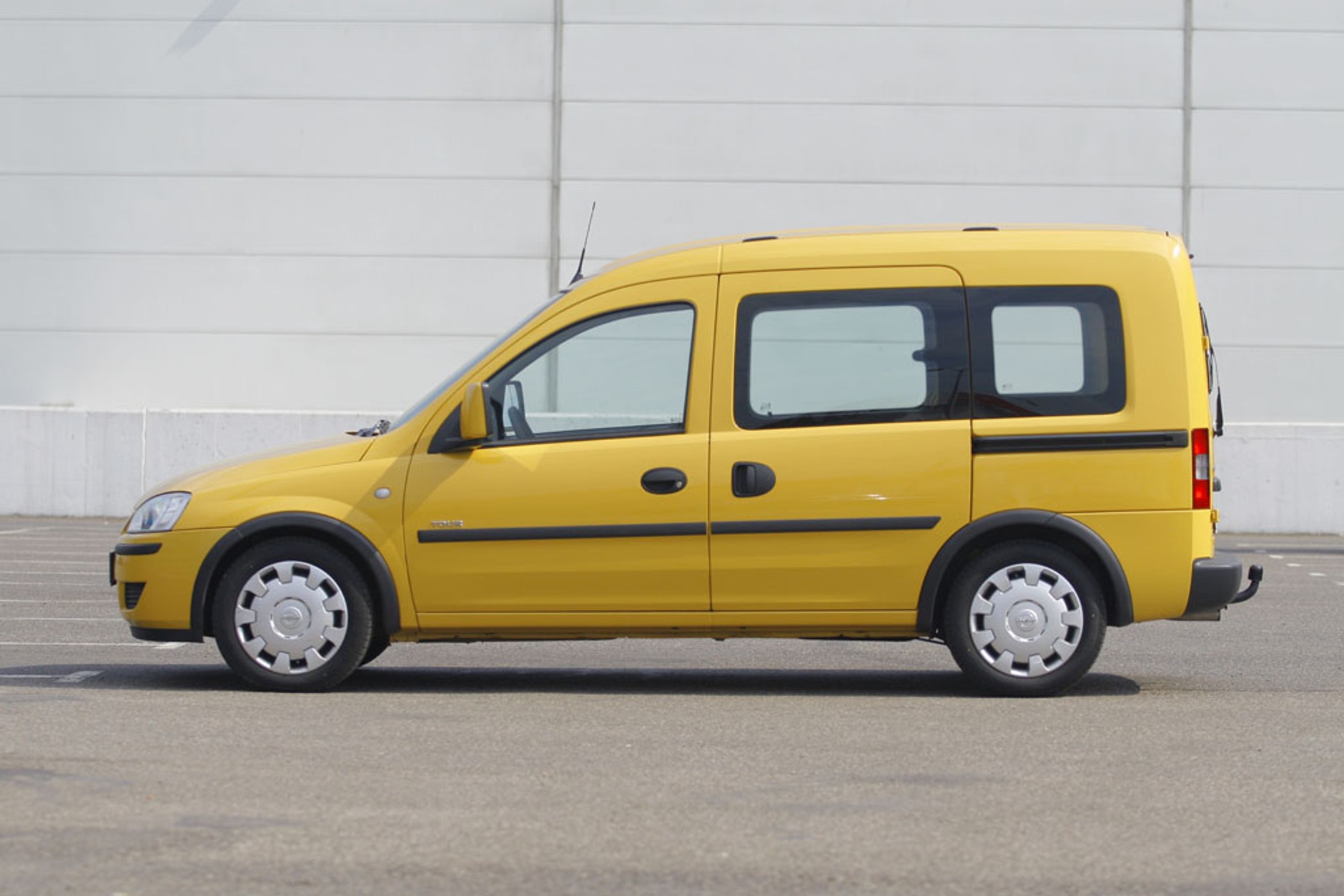 Opel Combo C - cena 15 200 zł