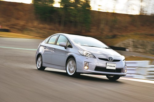 Toyota Prius kontra Honda Insight: Hybrydowe imperium szybko rośnie w siłę