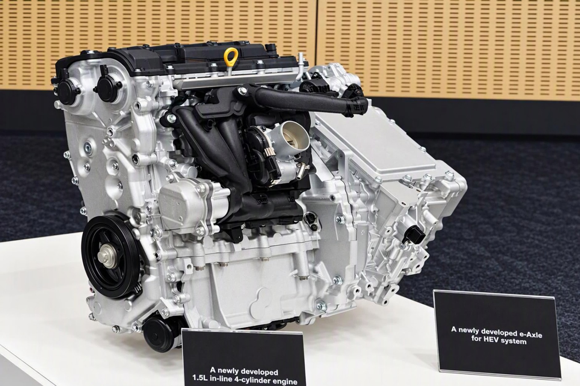 Toyota rozwija hybrydę nowej generacji