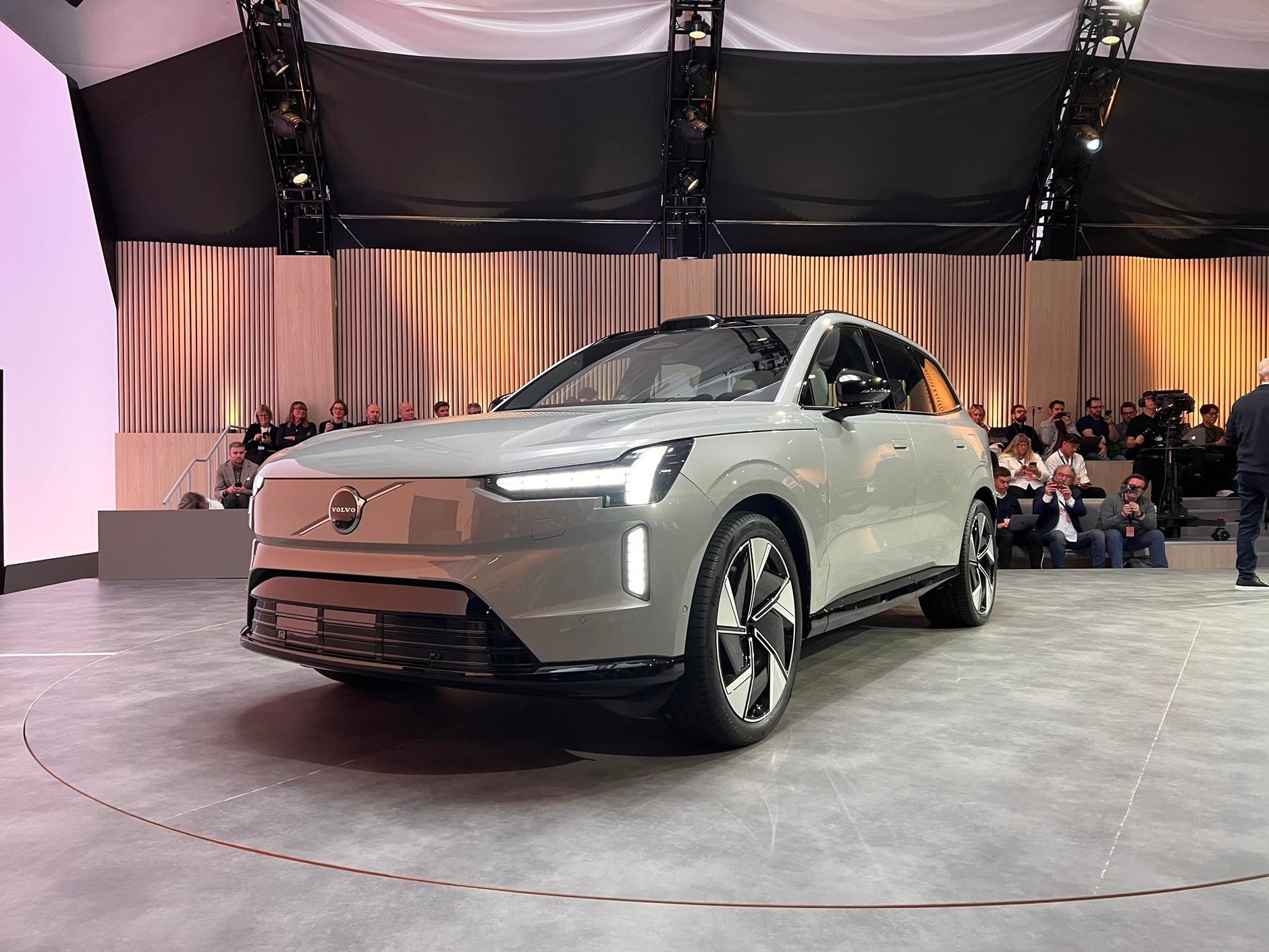 Volvo EX90