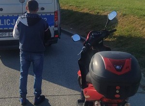 Wypatrzyła go policja na autostradzie. Nie powinien się tam znaleźć