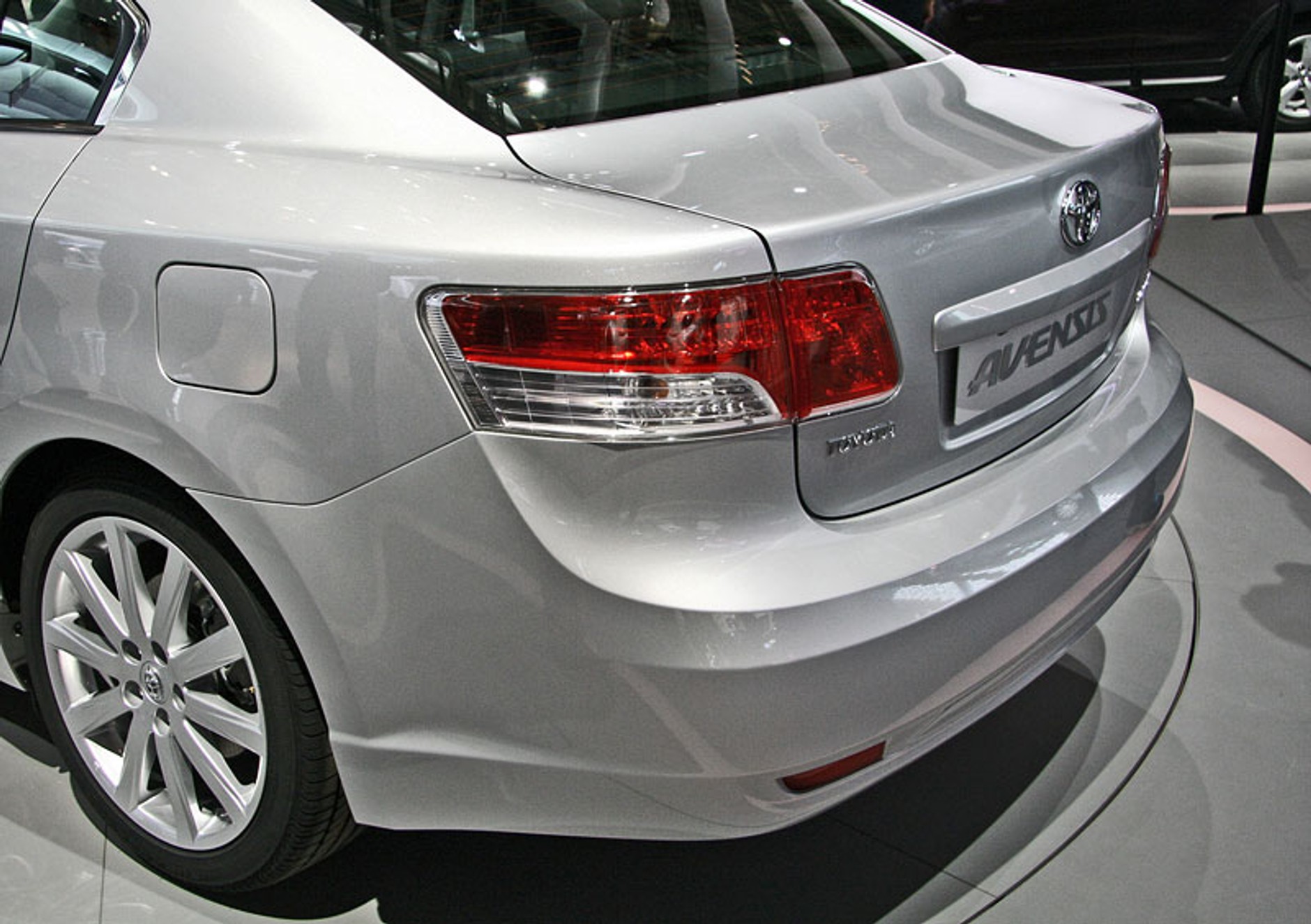 Paryż 2008: Toyota Avensis – pierwsze wrażenia