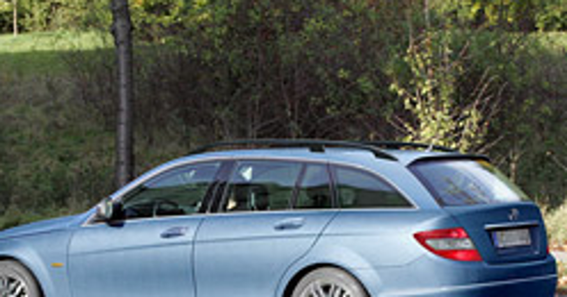 Zdjęcia szpiegowskie: Mercedes-Benz C sedan i kombi
