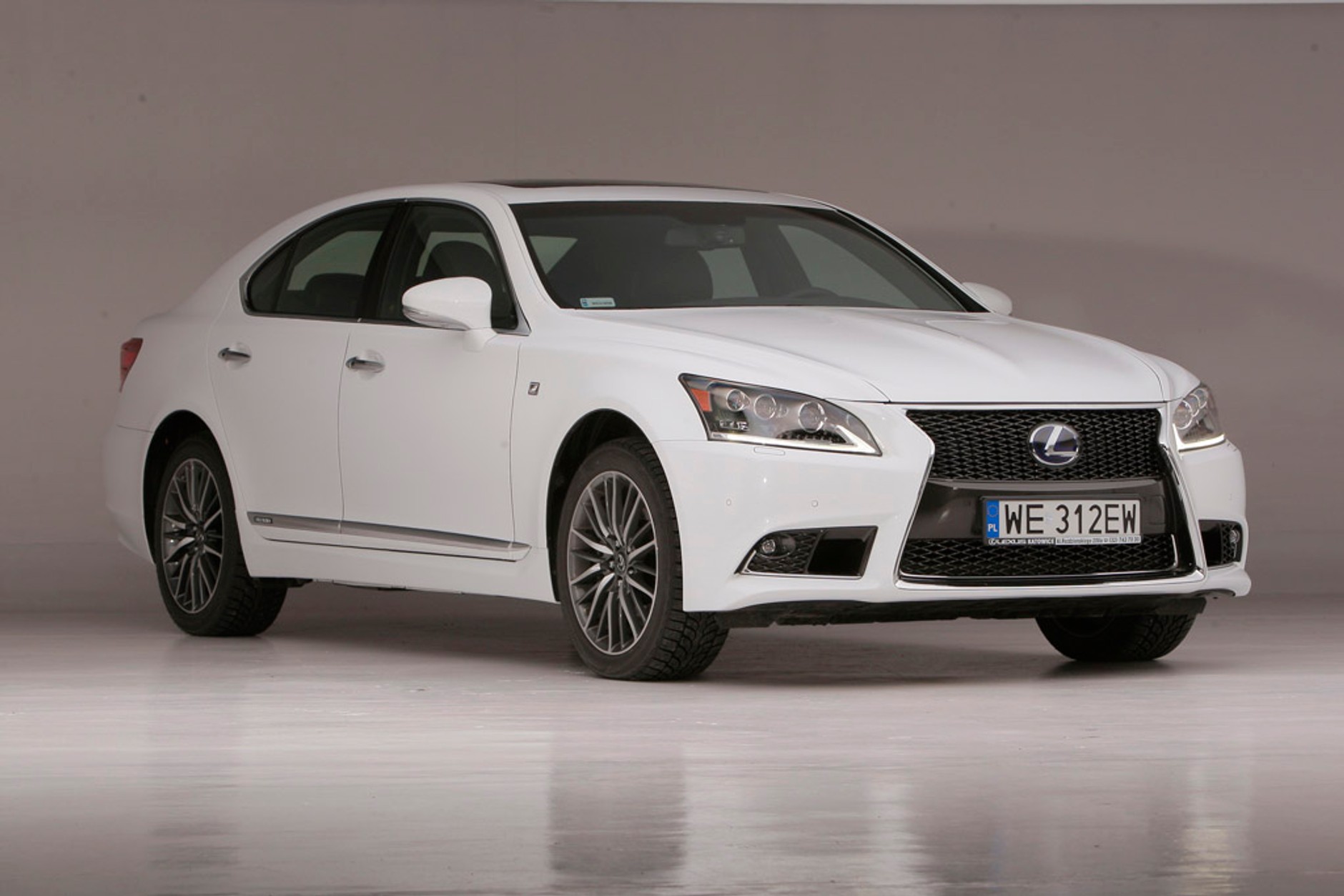 Test Lexusa LS 600h F Sport: hybryda na  sportowo