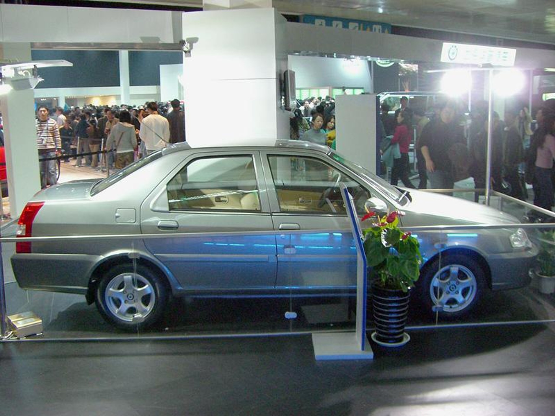 Pekin 2006 - fotogaleria z salonu oraz piękne modelki