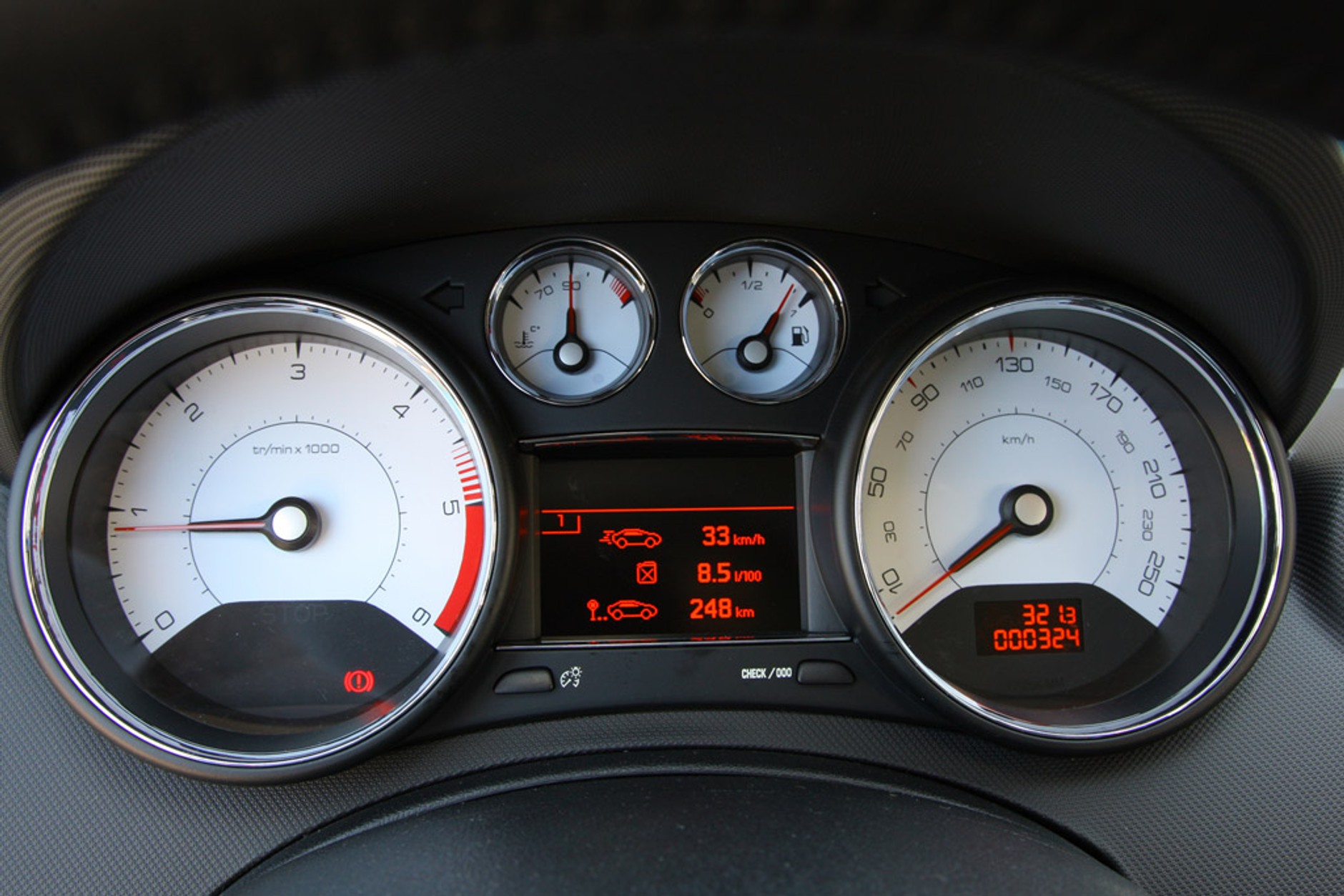 Takie same, a jednak inne: Peugeot 308 SW kontra Hyundai i30 CW i Ford Focus Kombi