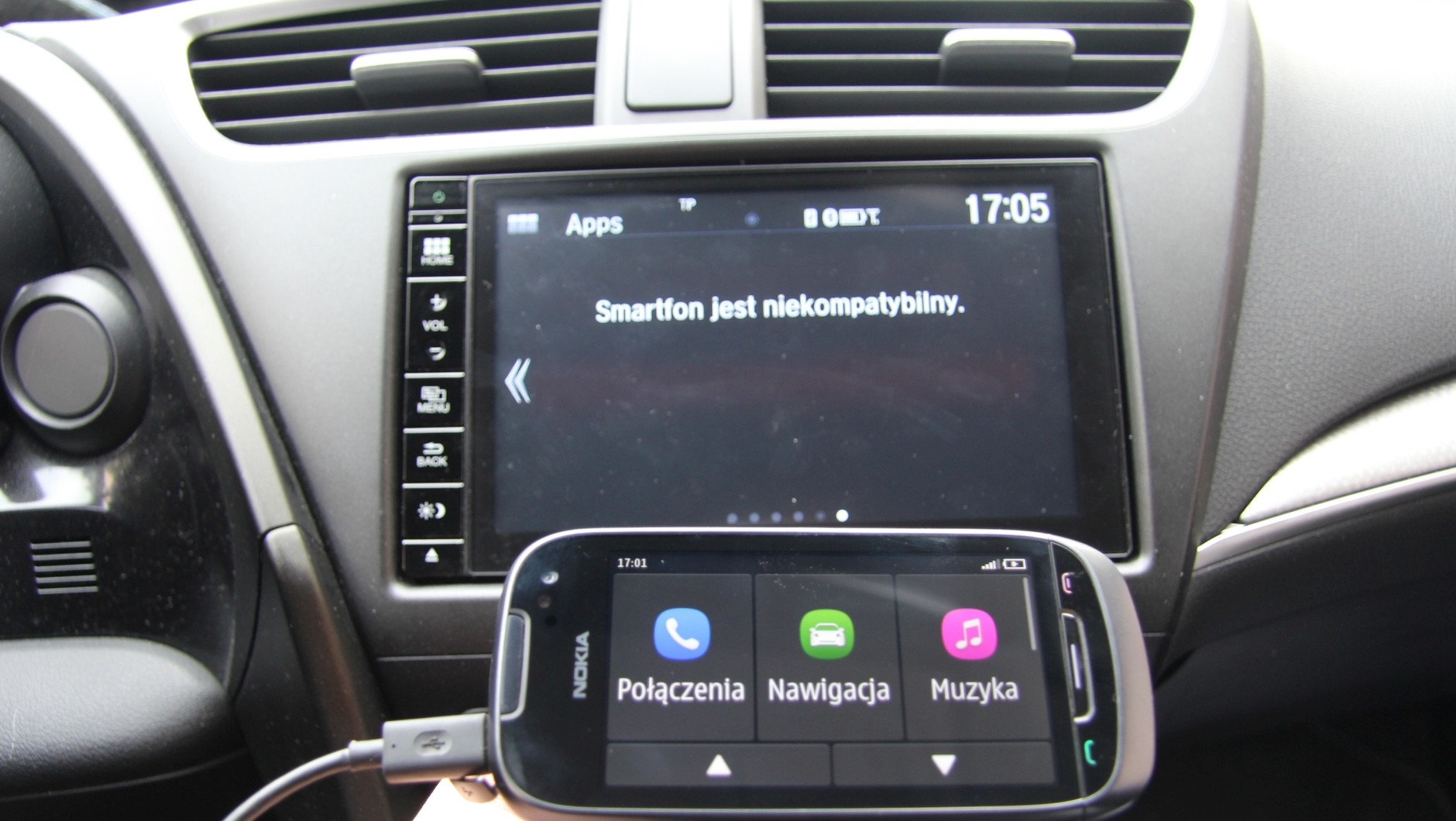 Honda Connect i Nokia 701 z MirrorLink. Niestety telefon nie został rozpoznany