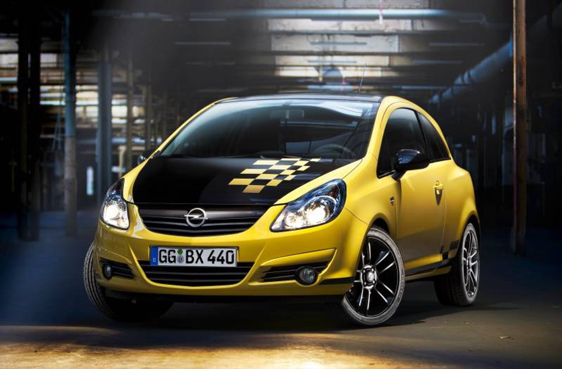 Opel Corsa Color Race - Powrót do lat 70