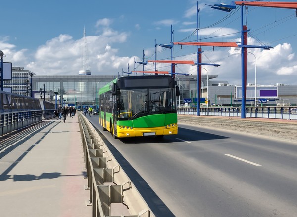 Jazda bez trzymanki w Poznaniu. Kierująca autobusem miejskim wjechała pod prąd