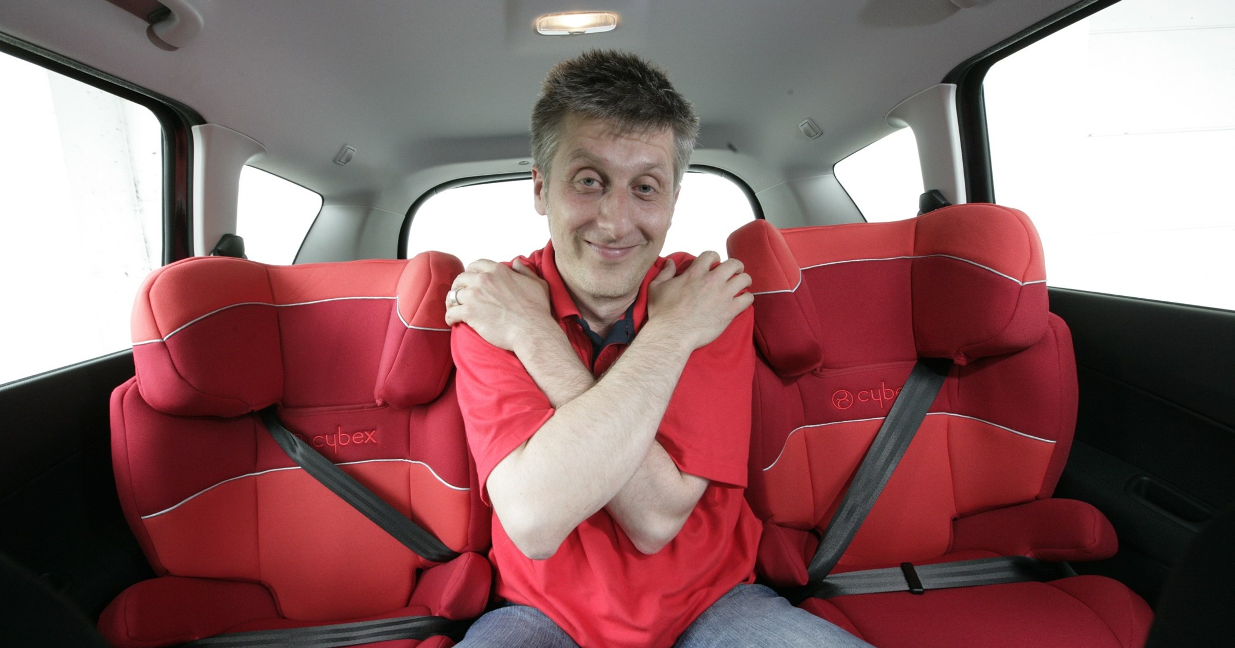 Dwa foteliki w aucie – jak zmieścić trzeci?