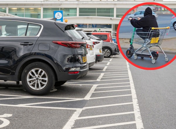 Połączył wózek sklepowy z hulajnogą elektryczną. Tak śmigał po parkingu [WIDEO]