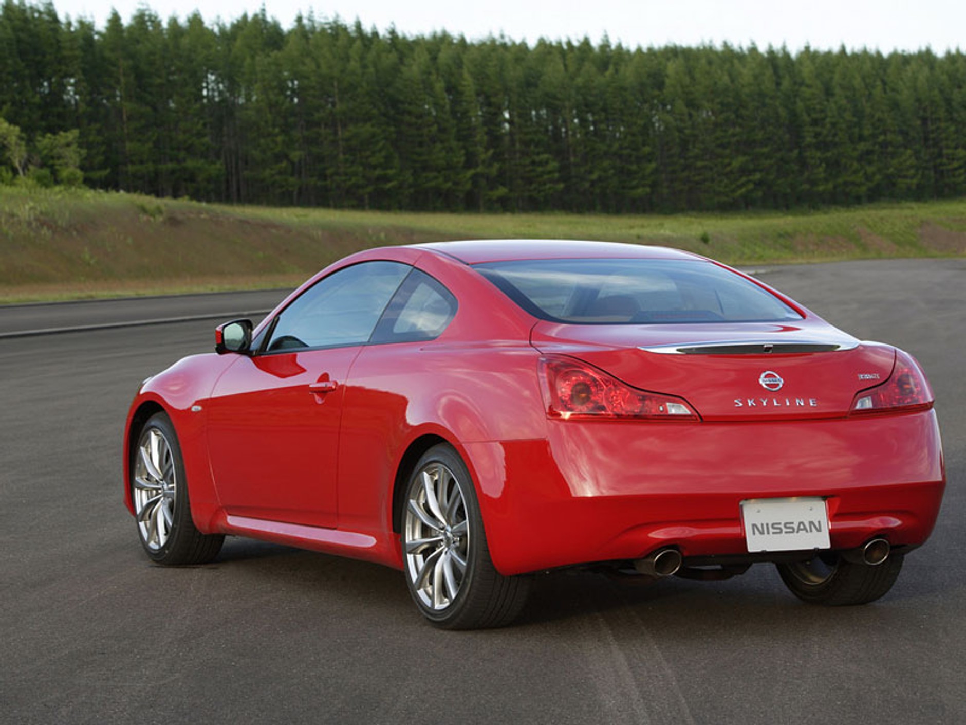 Nissan Skyline wchodzi na japoński rynek
