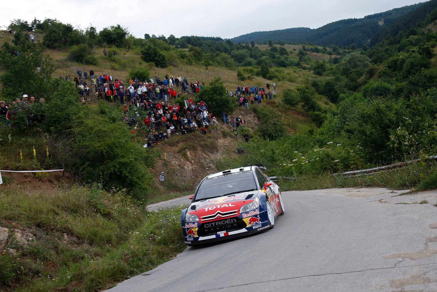 Citroën Total WRT taranuje konkurentów (galeria Rallyworld©Willy Weyens)
