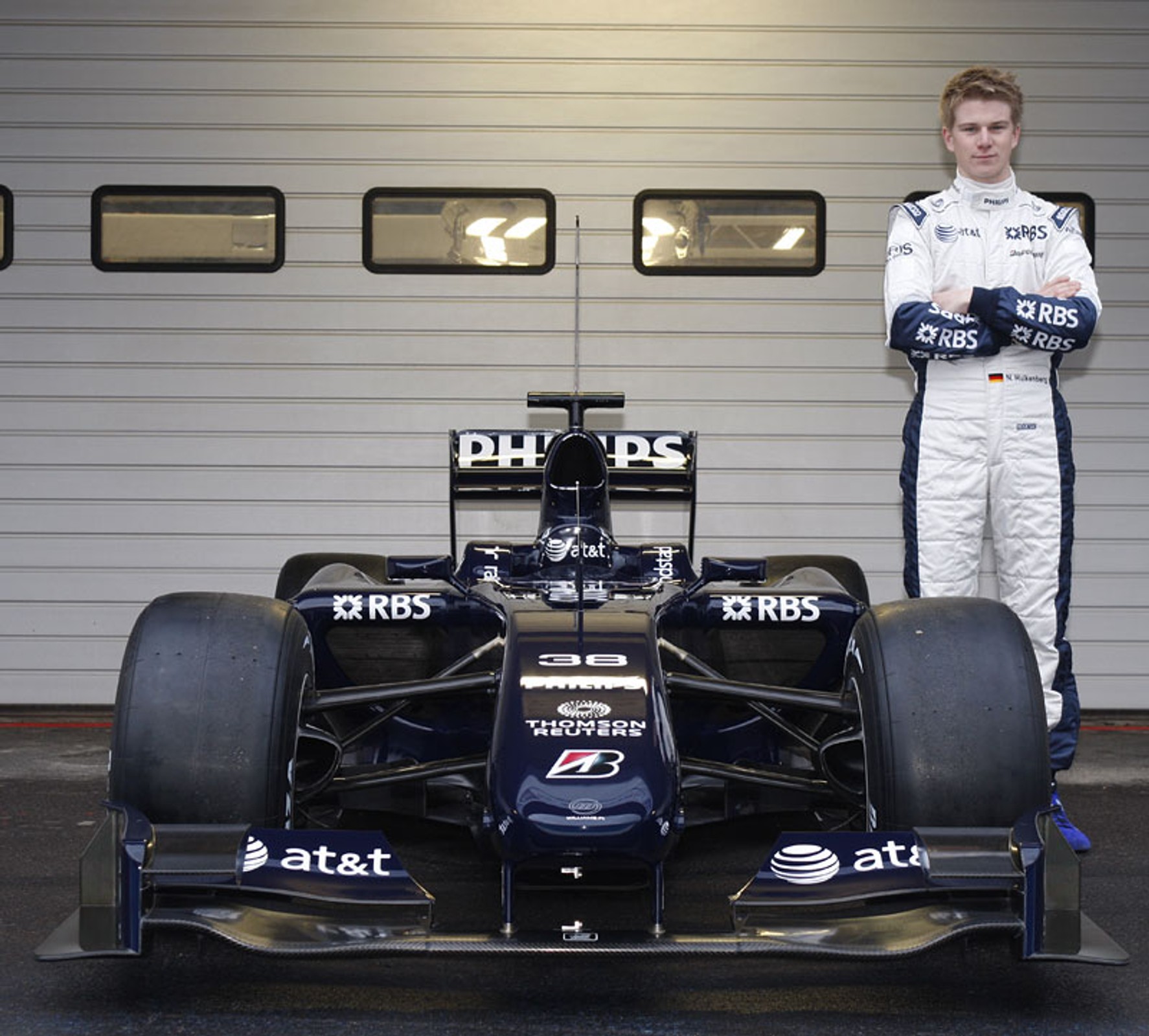 Formuła 1: Willimas FW31 jeszcze zamaskowany i... już uszkodzony! (fotogaleria)