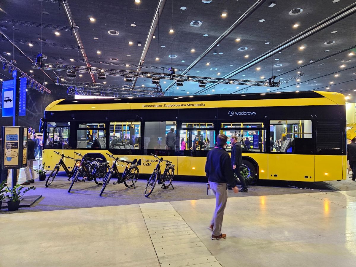 Wodorowe autobusy miejskie tankuje się szybciej, niż trwa ładowanie pojazdów elektrycznych | Kongres Nowej Mobilności 2025