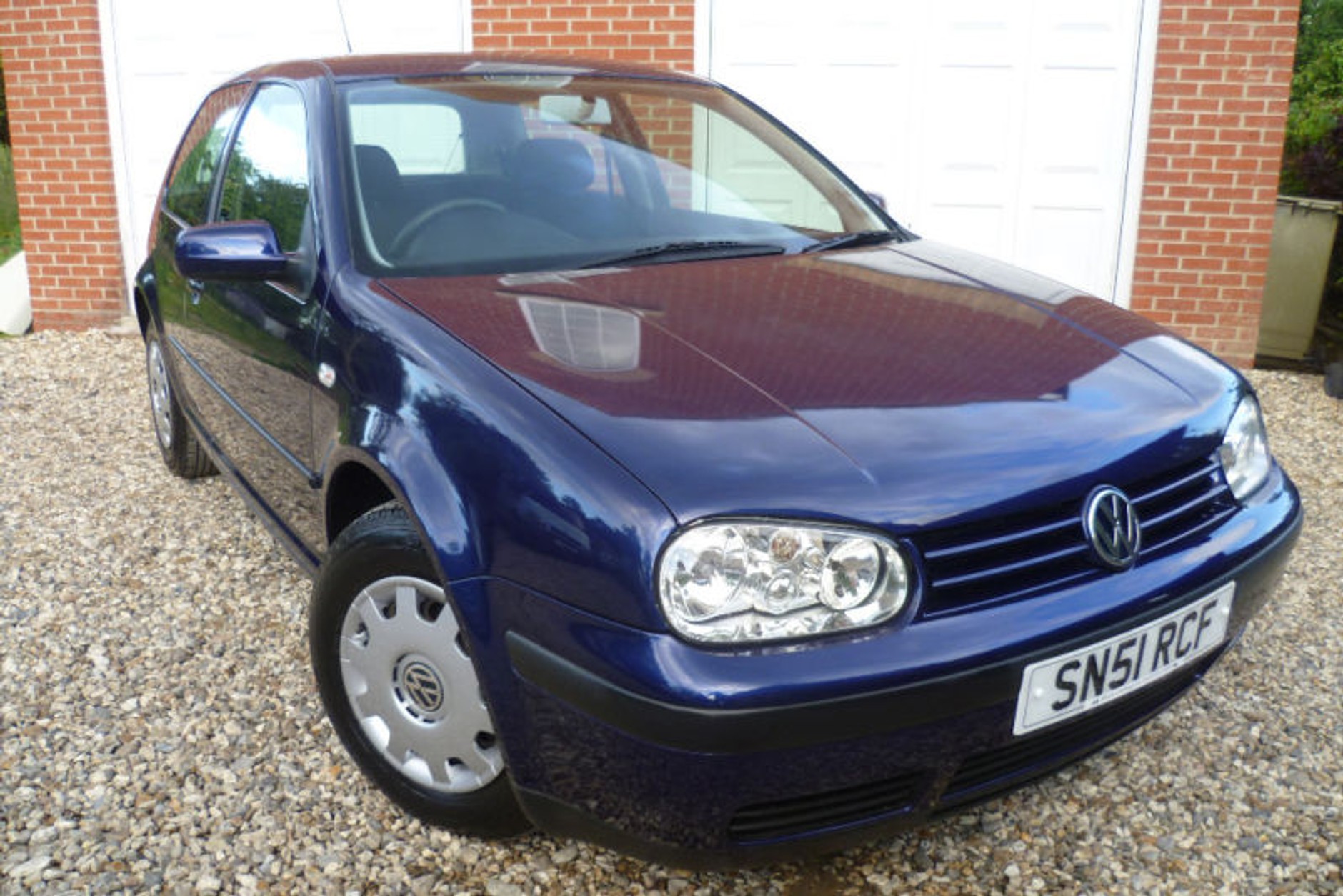 Volkswagen Golf należący do księżniczki wystawiony na sprzedaż