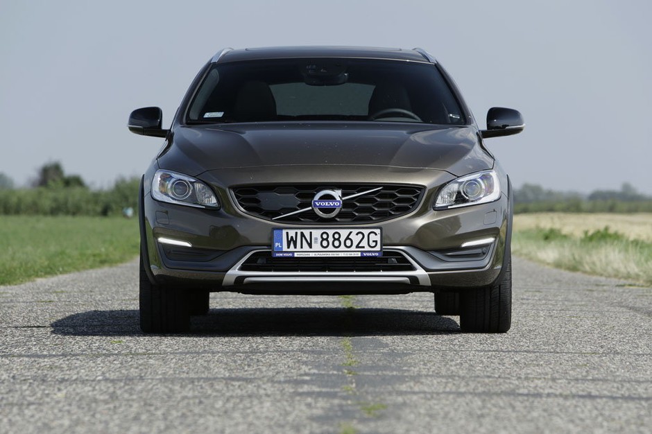Za ładne na dziurawe drogi - test Volvo V60 Cross Country