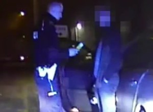 Miał problemy z utrzymaniem równowagi. Policjanci szybko dogonili kierowcę peugeota