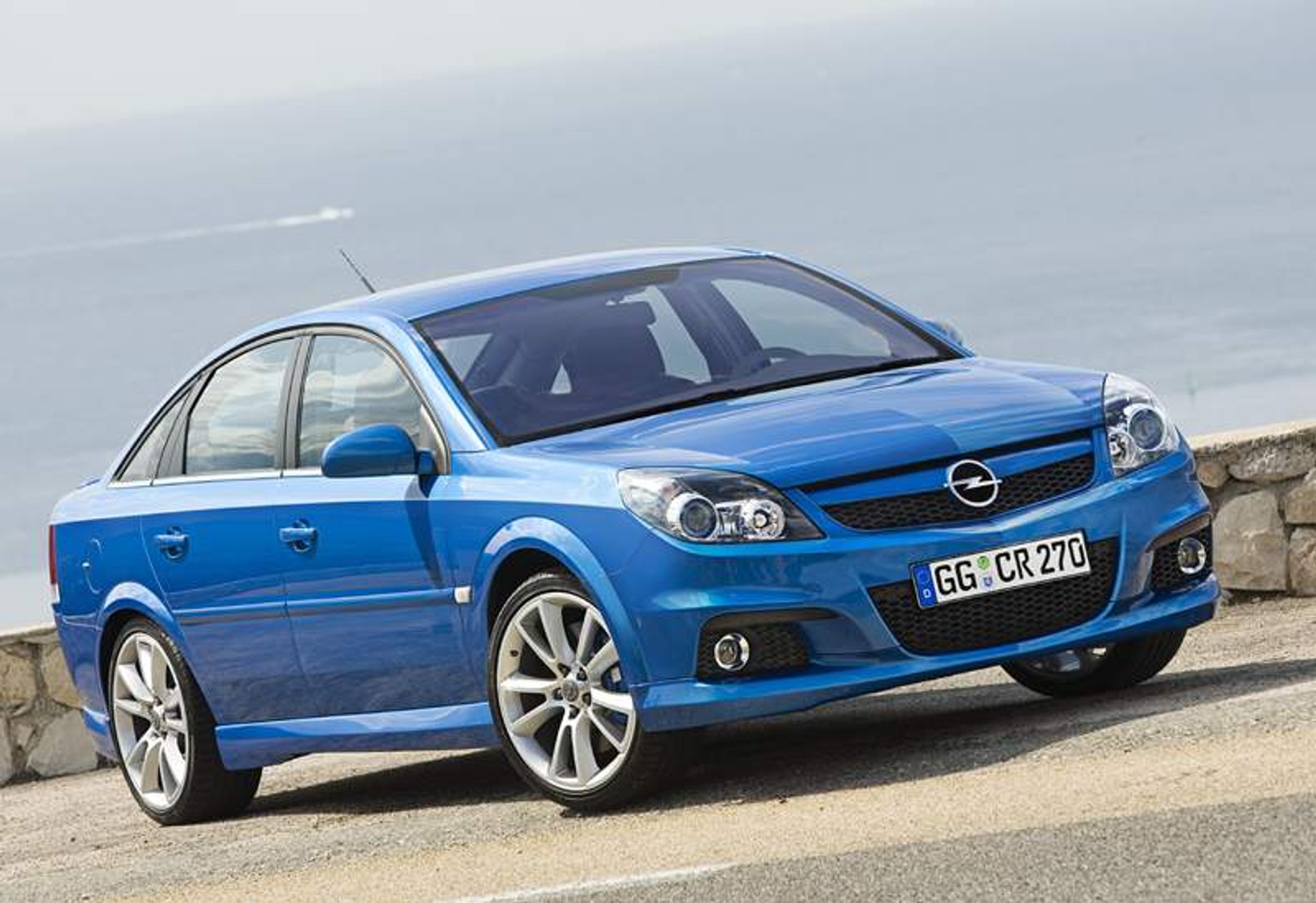 Opel Vectra OPC: mocniej, ale wolniej