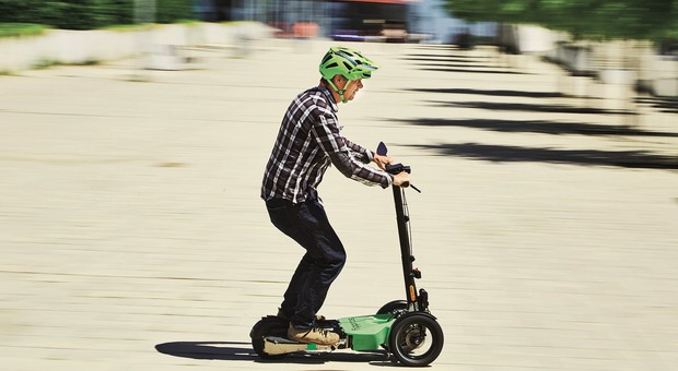 Jak szybko możesz jechać hulajnogą, rowerem, motorowerem i innymi pojazdami?