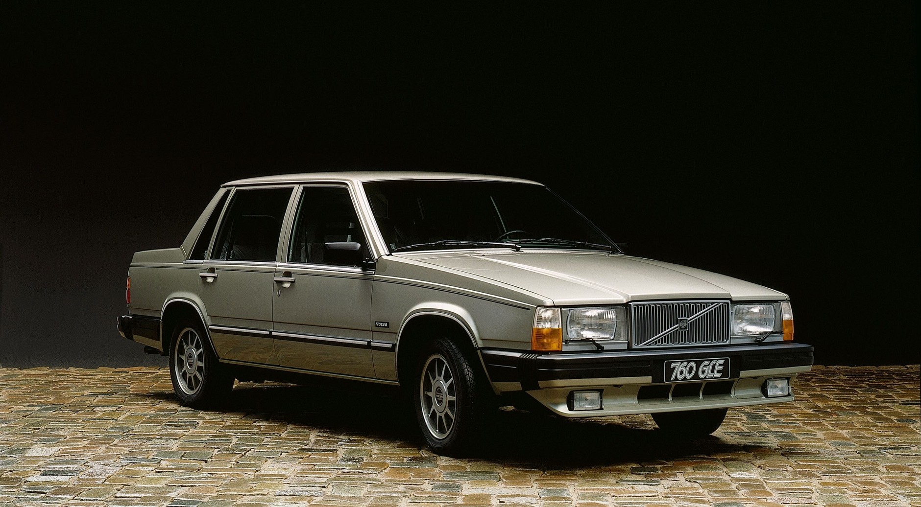 Volvo serii 700 (1982-1992)