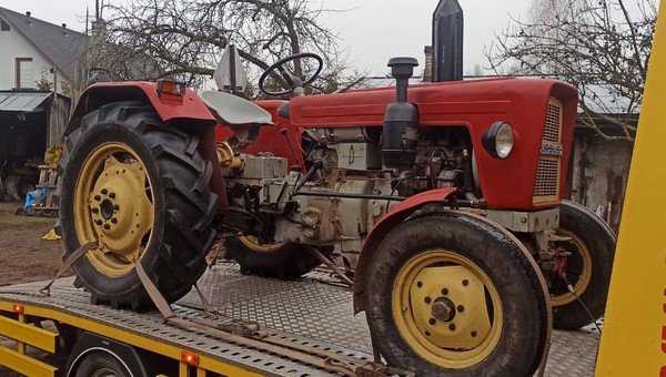 Ten traktor wygląda znajomo, ale to pozory. Jedyny egzemplarz Ursusa C-336 odnaleziony