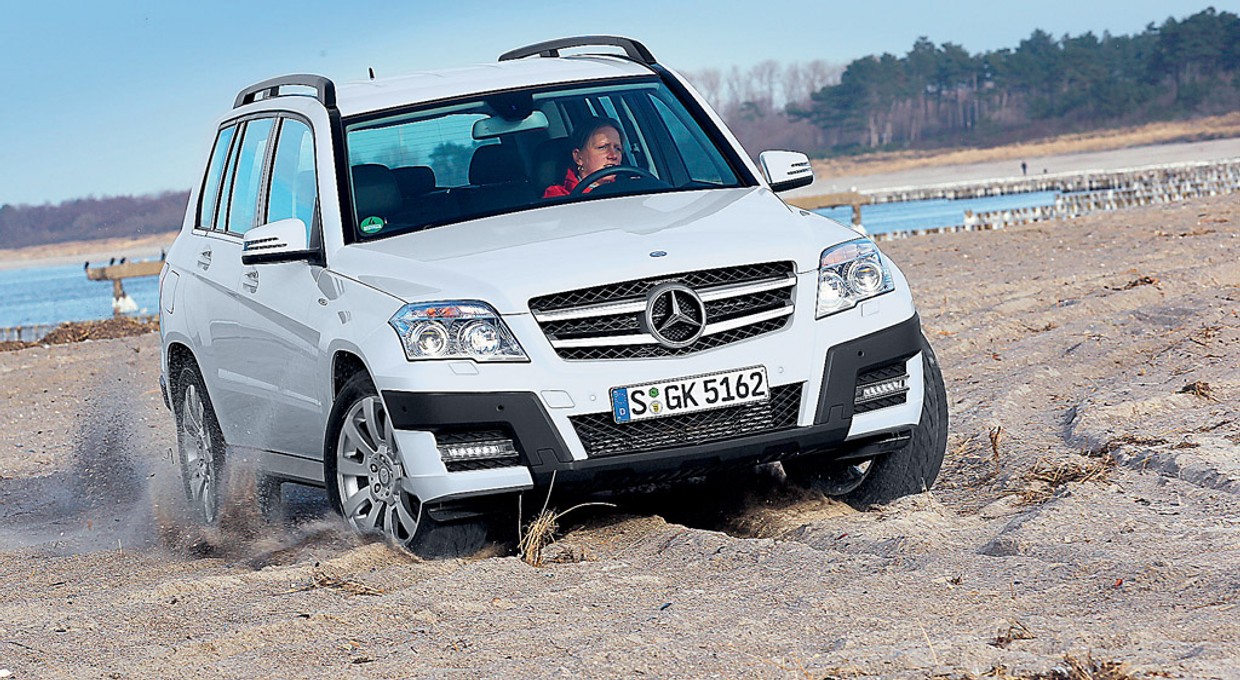 Lepiej postawić na starszego mercedesa czy młodszą dacię? Kupujemy SUV-a za 60 tys. zł