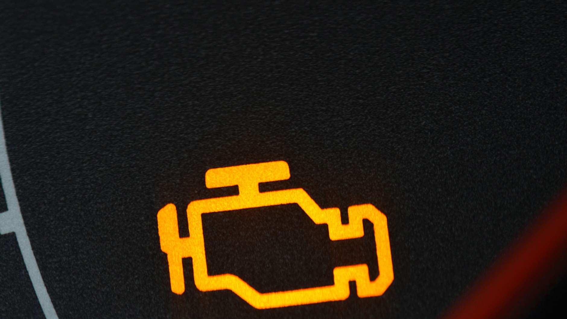 W nowszych autach usterki układu EVAP są sygnalizowane zapaleniem się&nbsp;kontrolki check engine