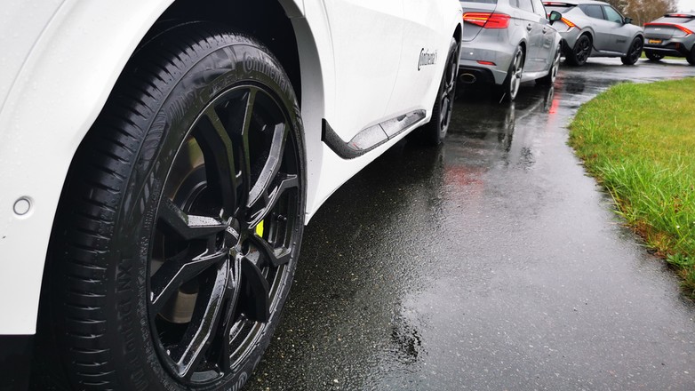 Opona Continental UltraContact NXT