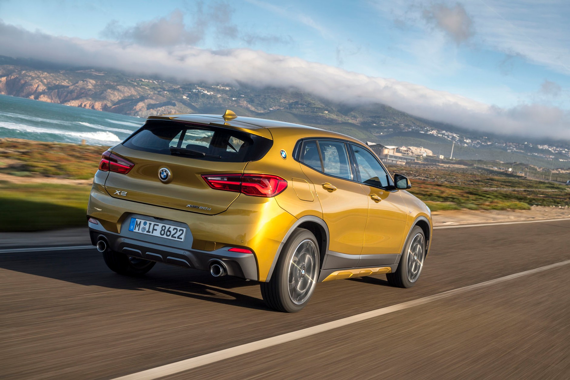 BMW X2 - SUV z genami coupe