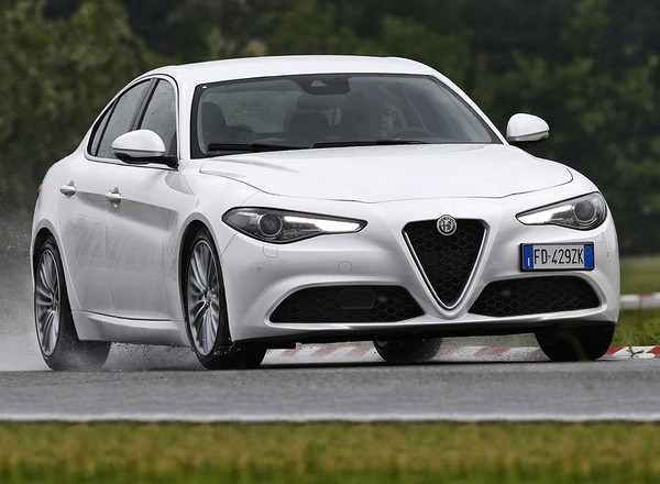 Alfa Romeo wzywa do serwisów 60 tys. samochodów