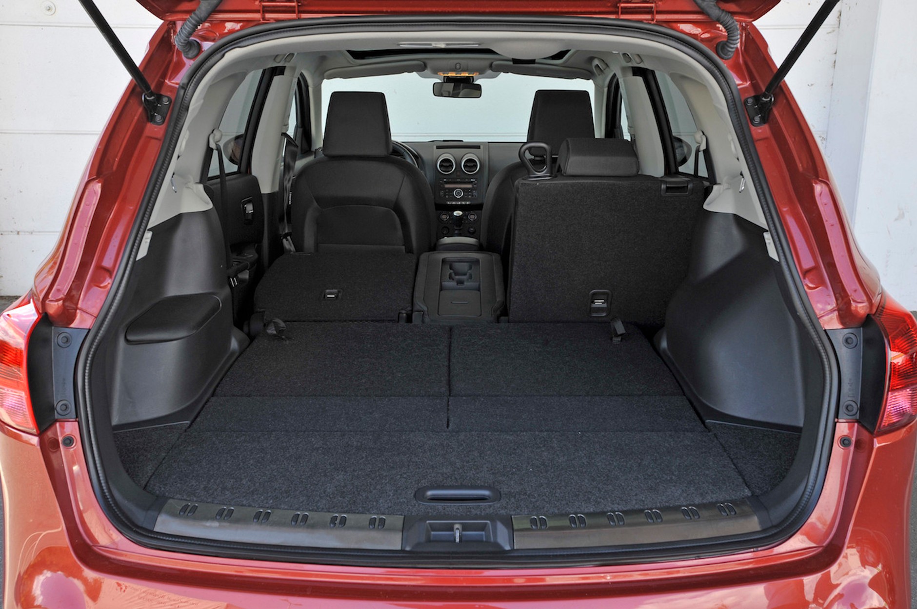 Porównanie: Ford Kuga, Nissan Qashqai +2, Peugeot 3008 i Volkswagen Tiguan