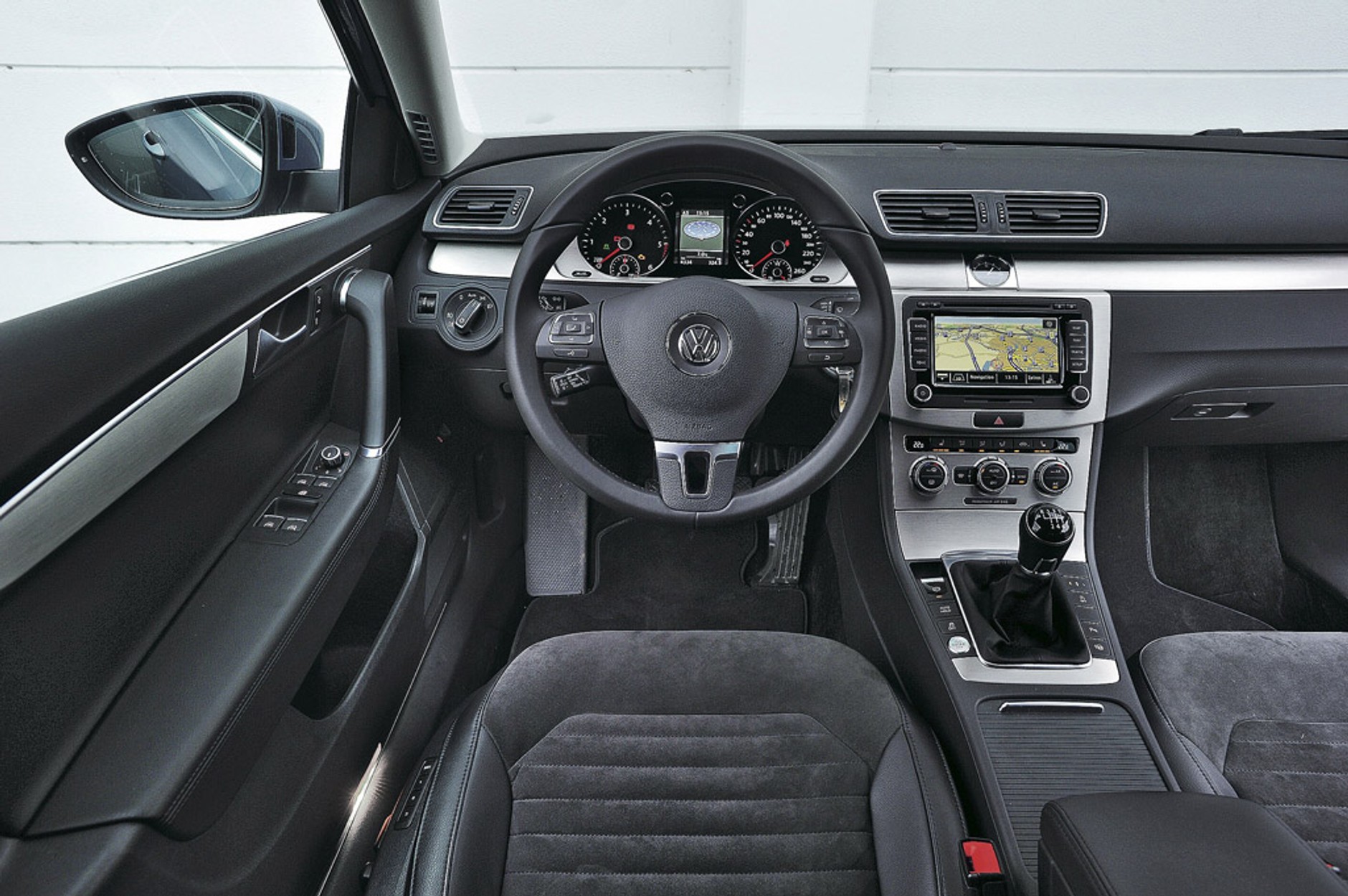 Mazda 6 kontra Volkswagen Passat: który model zostanie królem kombi?