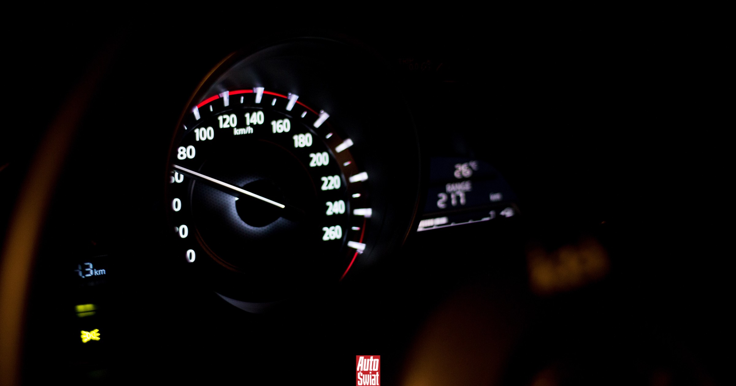 Ciągle tak jeździsz w nocy? Ten przepis nie obowiązuje już od czterech lat