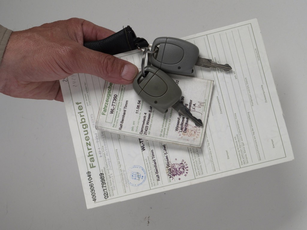 Jak kupić auto sprowadzone i... nie wpaść w kłopoty