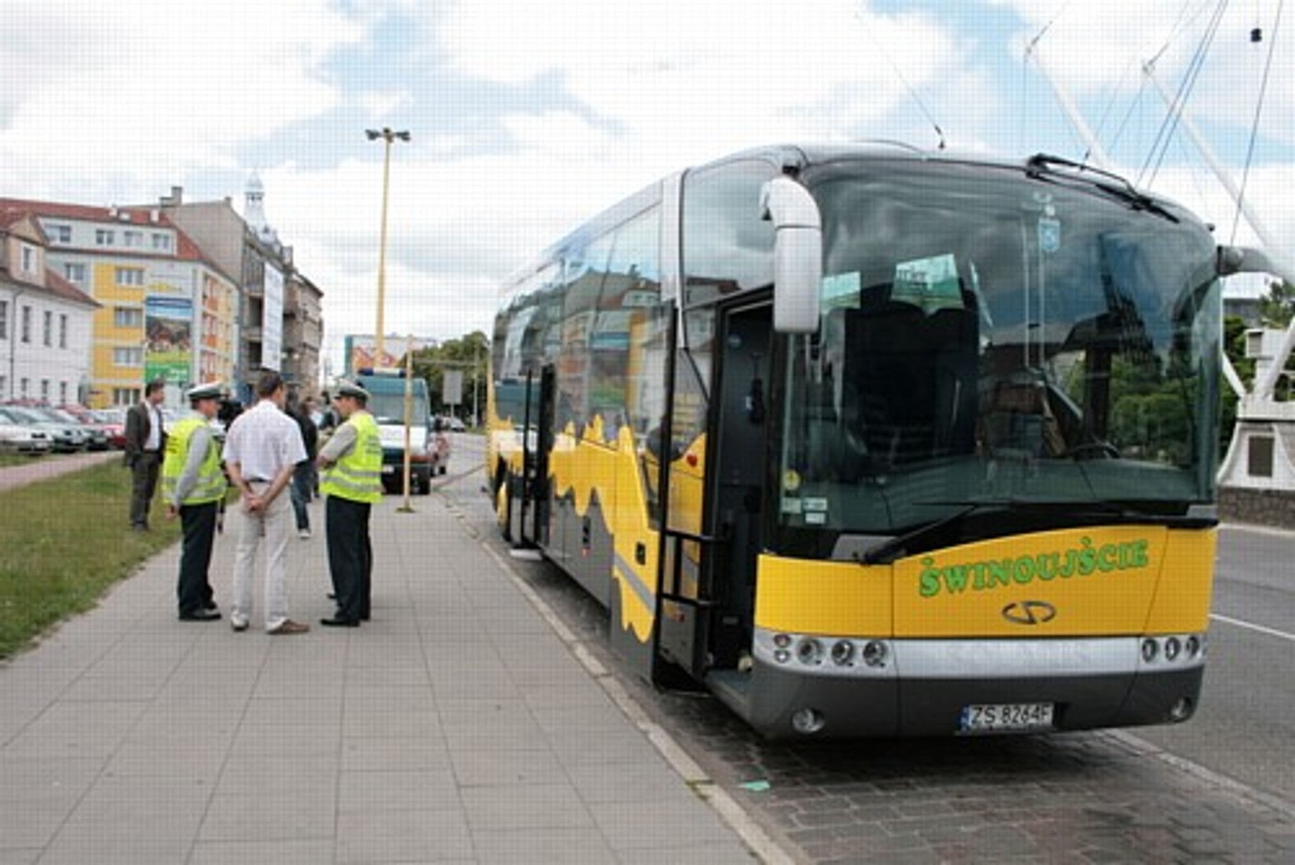 Bezpieczny autobus. Dojedź co celu bez niespodzianek (Wideo)