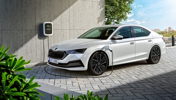 Hybrydy Plug-in od Skody – wysoki zasięg i możliwość zeroemisyjnej jazdy. Dostępne od zaraz!