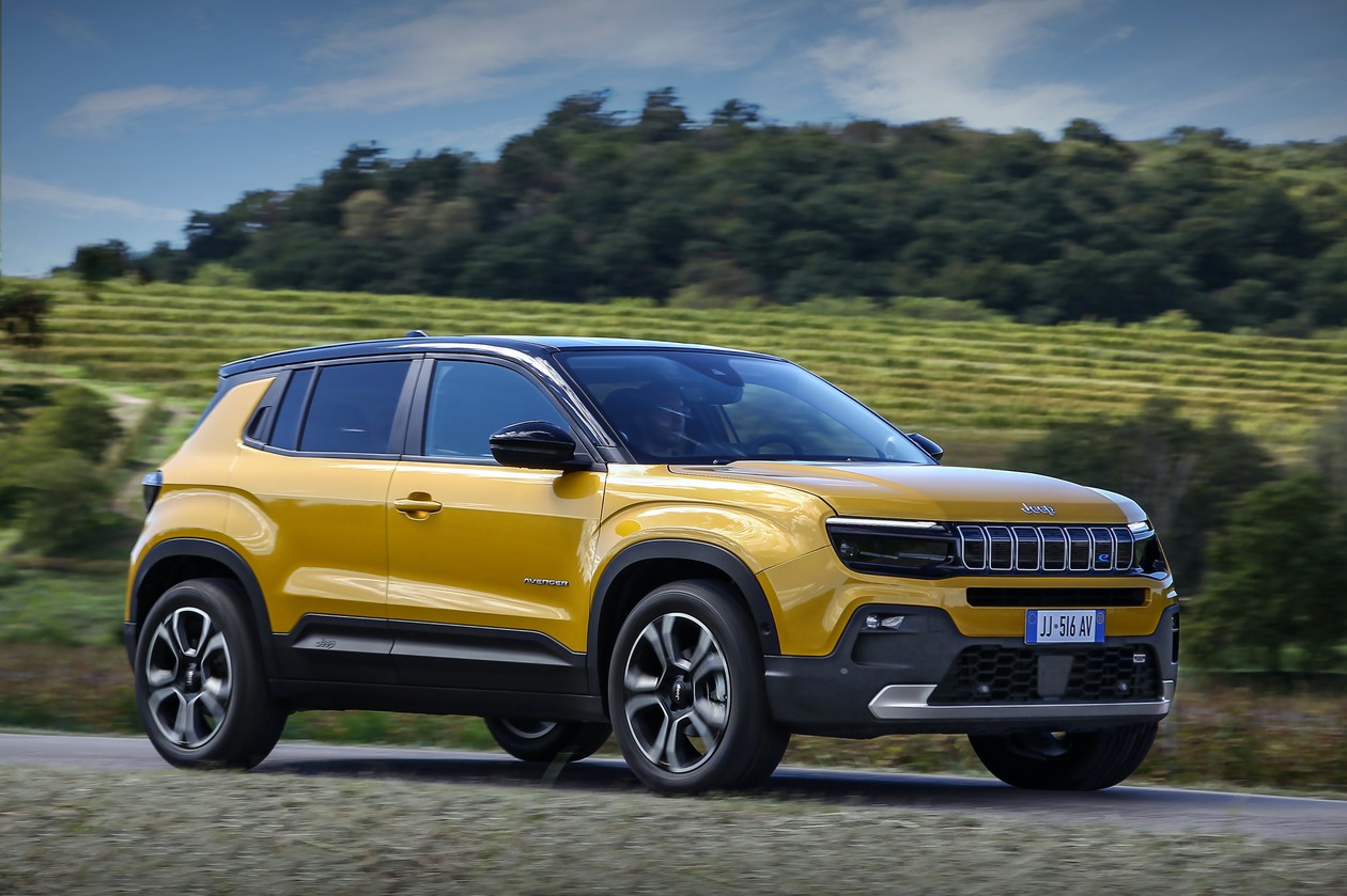 Jeep Avenger w wersji Launch Edition ma dwukolorowe nadwozie.