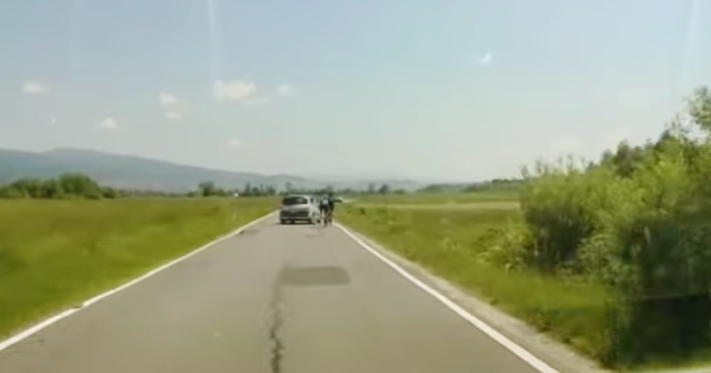 Kadr z filmu zamieszczony w sieci przez poszkodowanych