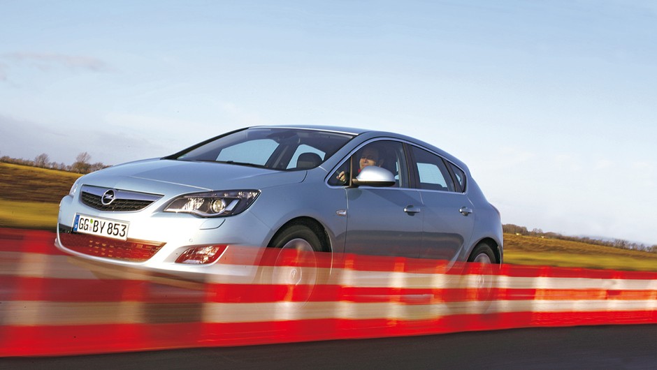 Opel Astra 1.7 CDTI Cosmo - Czy naprawdę jest wielka?
