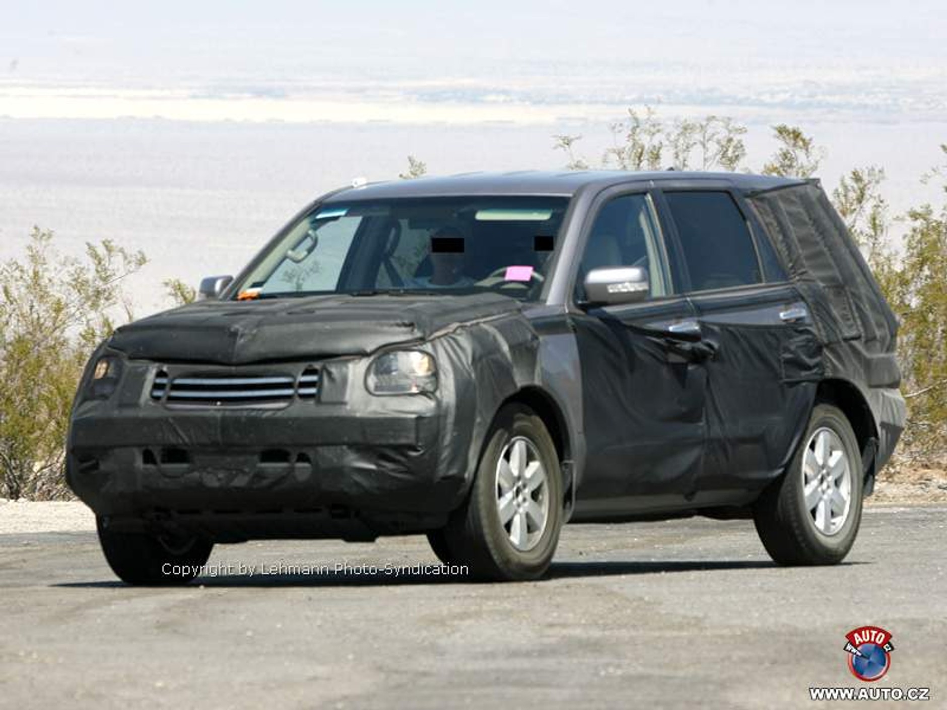 Zdjęcia szpiegowskie: SUV Hyundai/Kia z silnikiem V8