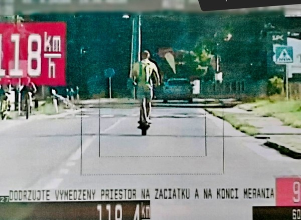 Wydawałoby się, że to niemożliwe. Słowaccy policjanci nie wiedzieli, jak go ukarać [WIDEO]